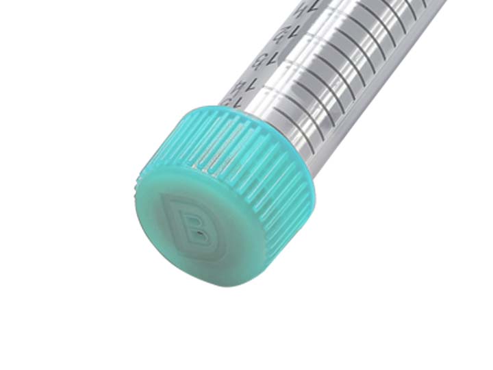 蓋子帶有透氣孔且?guī)Ф』z塞，用于連接注射器